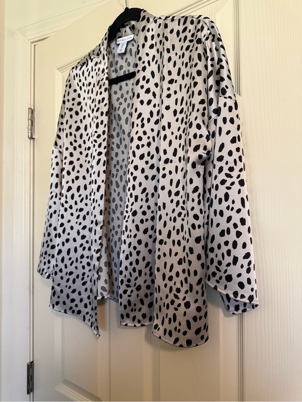 Sincerely Jules Off White Open-Front Kimono Jacket with Black Spot Print